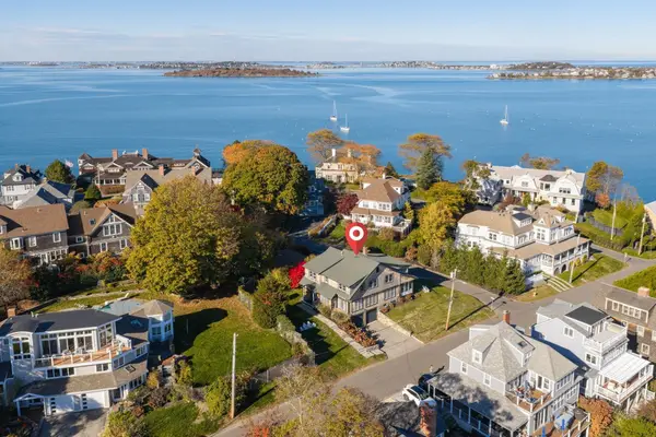 2 Standish St, Hingham, MA 02043