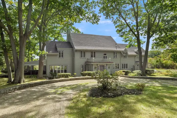 12 Graystone Road, Gloucester, MA 01930