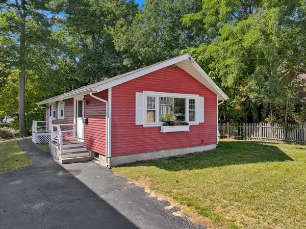 21 Beacon St, Wilmington, MA 01887