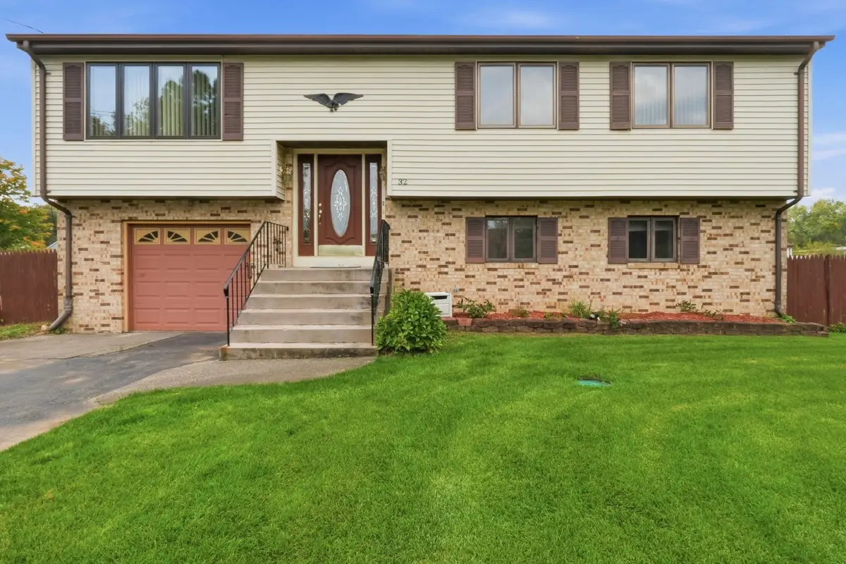 32 Clyde Street, Seekonk, MA 02771 - #1