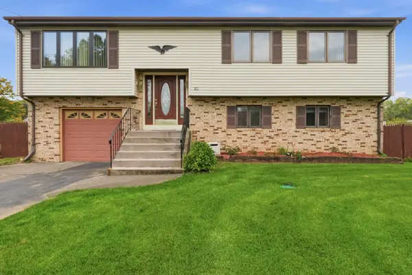 32 Clyde, Seekonk, MA 02771