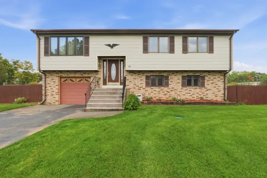 32 Clyde Street, Seekonk, MA 02771 - #2