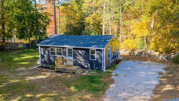 13 Cherry St, Lakeville, MA 02347