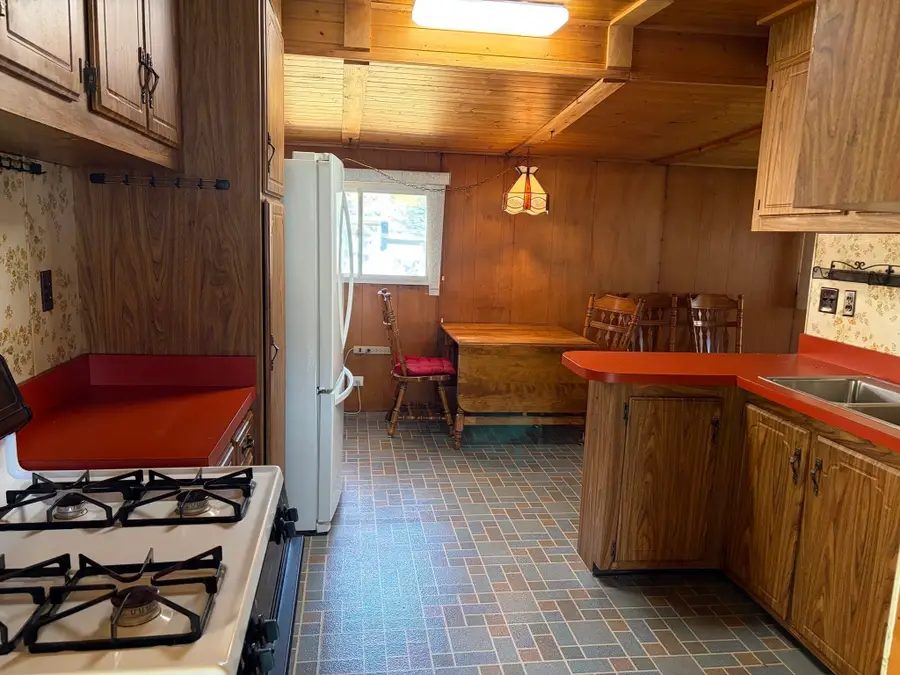 48 Phelps St, Fitchburg, MA 01420 - #2