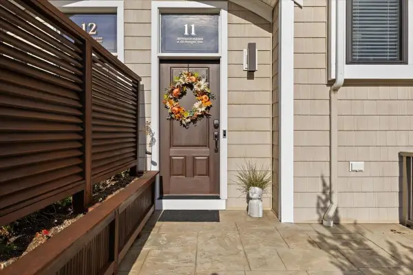 595 Washington St #C11, Pembroke, MA 02359