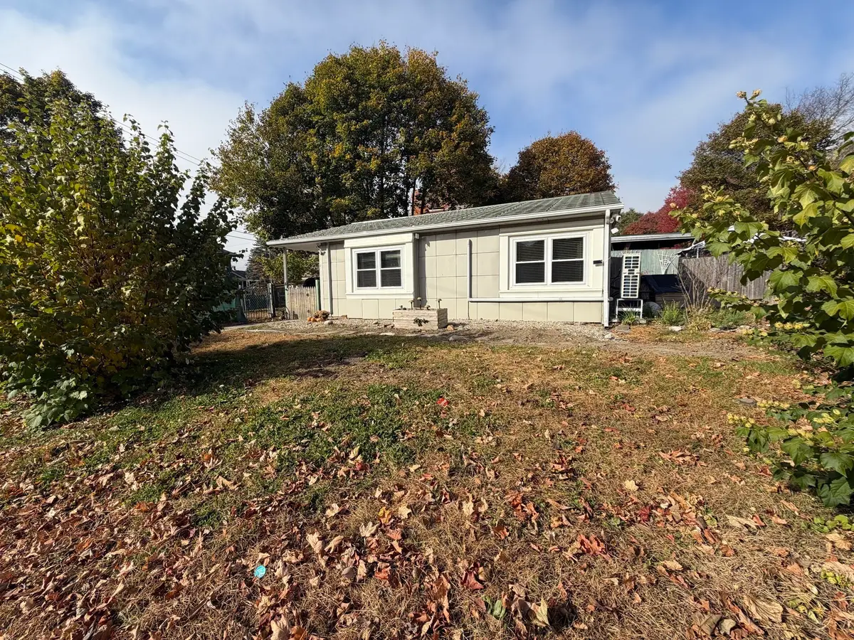 4 North St, Greenfield, MA 01301 - #1