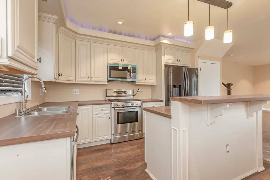 212 Nilsson St, Brockton, MA 02301 - #3