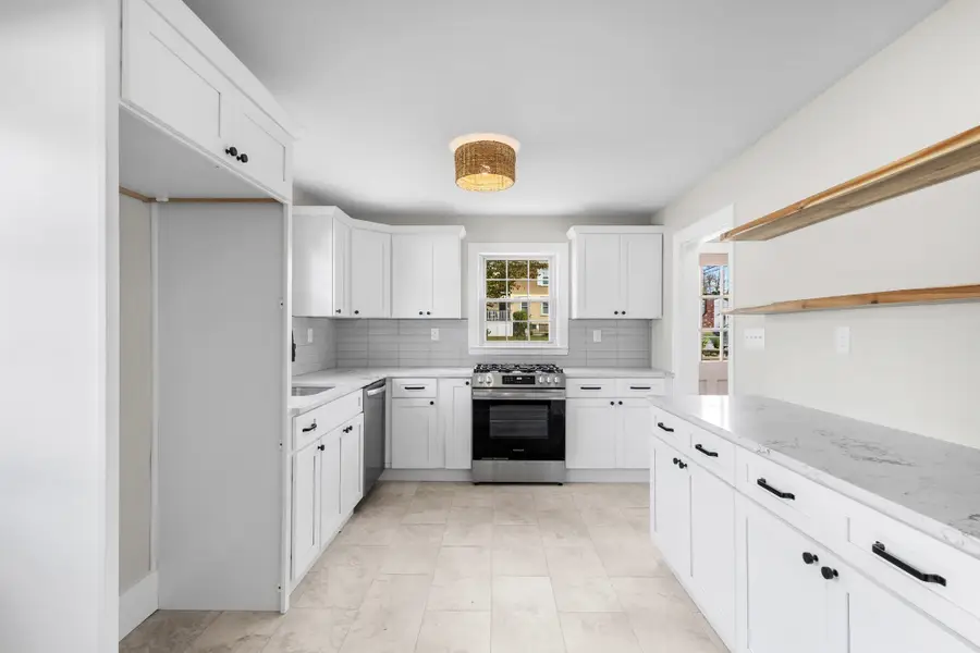24 Jesse St, Fairhaven, MA 02719 - #3