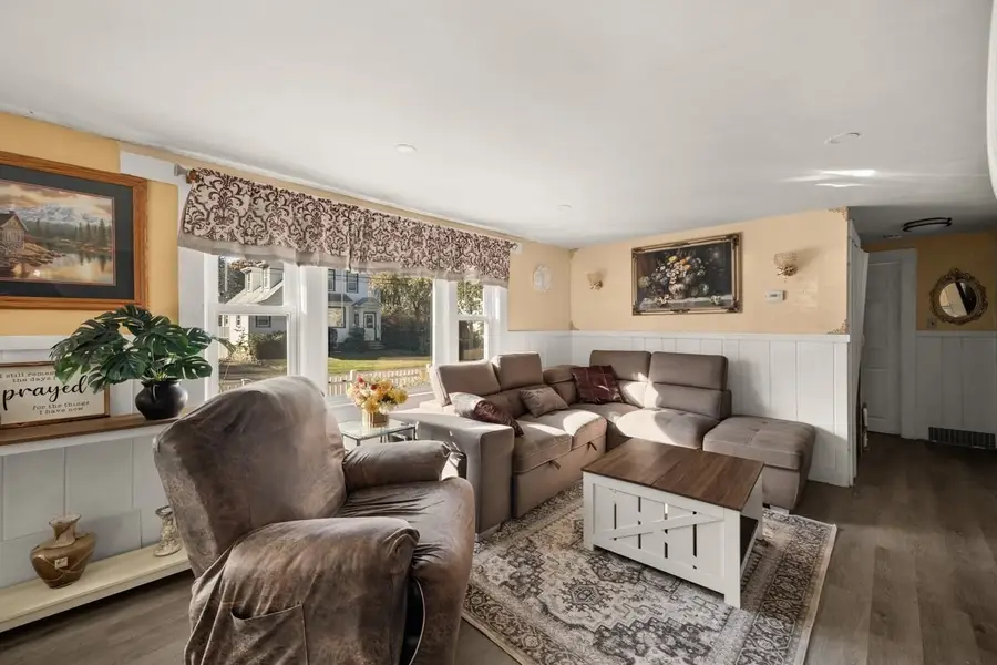 27 Woodbine St, Brockton, MA 02301 - #2
