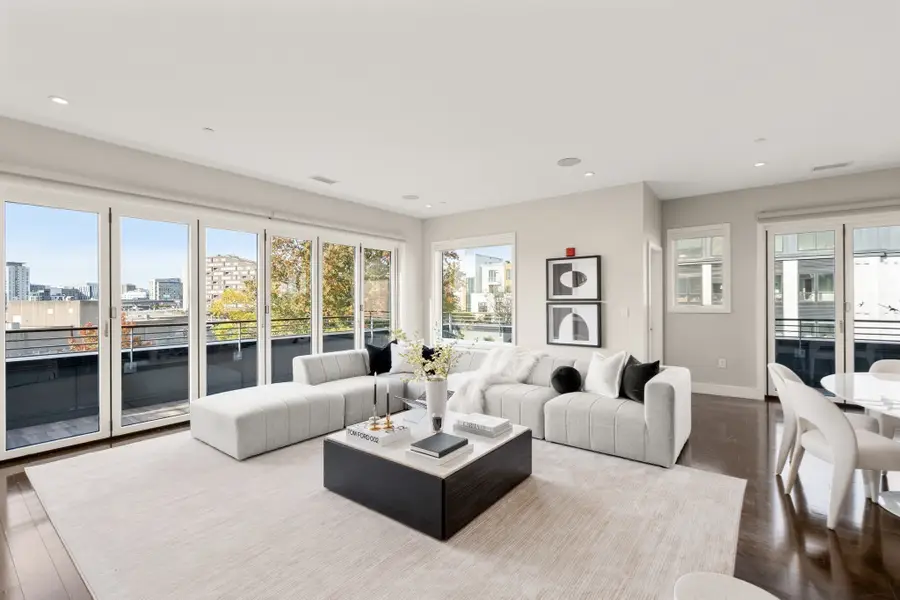 2 W 6th St #402, Boston, MA 02127 - #3