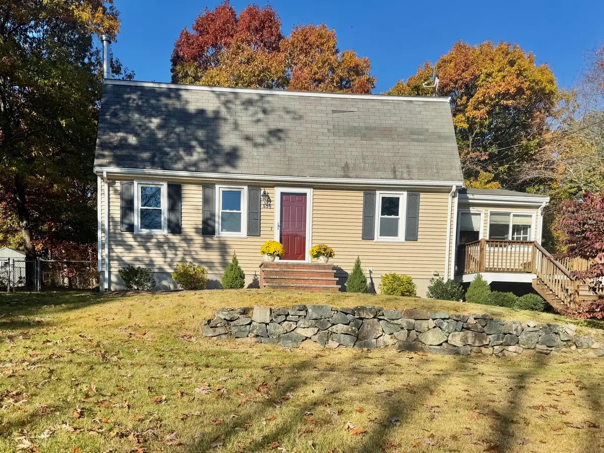 559 Chestnut St, Franklin, MA 02038 - #1