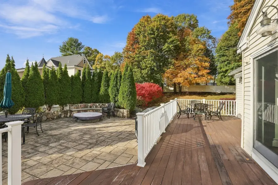 8 Walsh Ave, Stoneham, MA 02180 - #3