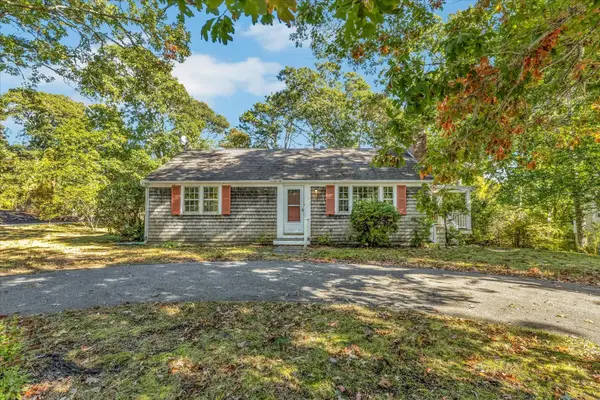 31 Surrey Lane, Harwich, MA 02645