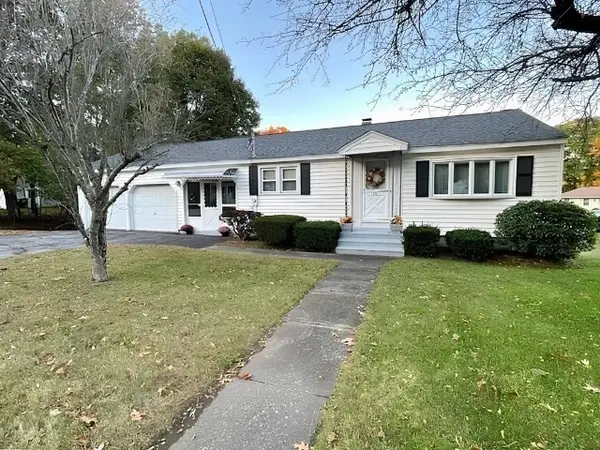 55 School St, Auburn, MA 01501