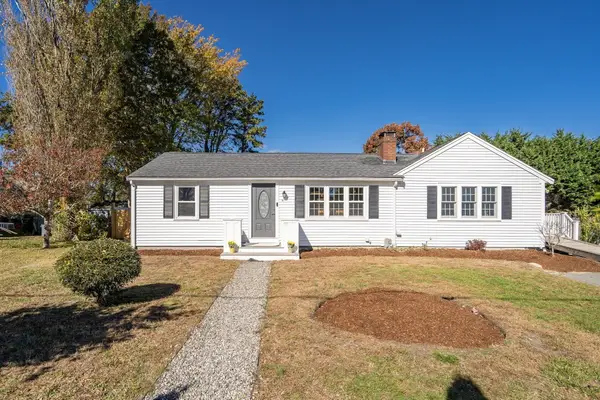 62 Vine Brook Rd, Yarmouth, MA 02601