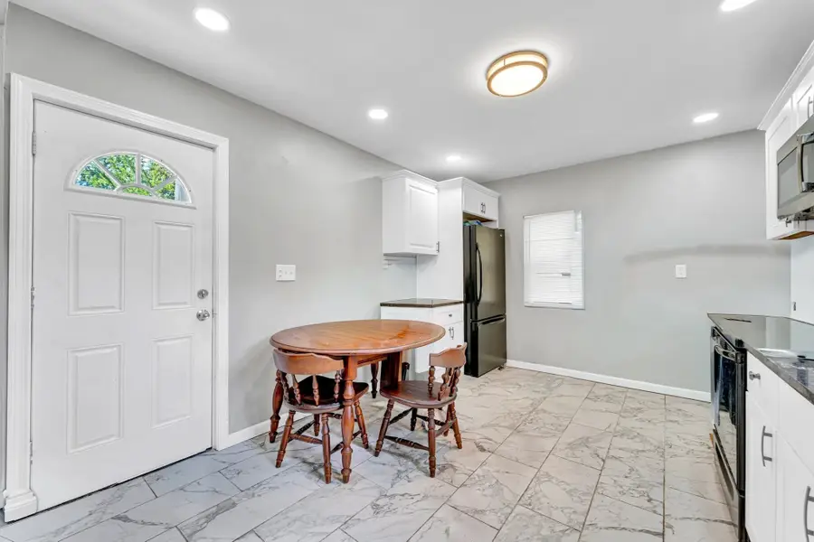 108 Marble St, Springfield, MA 01105 - #3