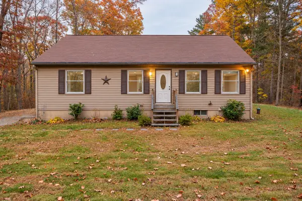 43 Old Southbridge Rd, Dudley, MA 01571