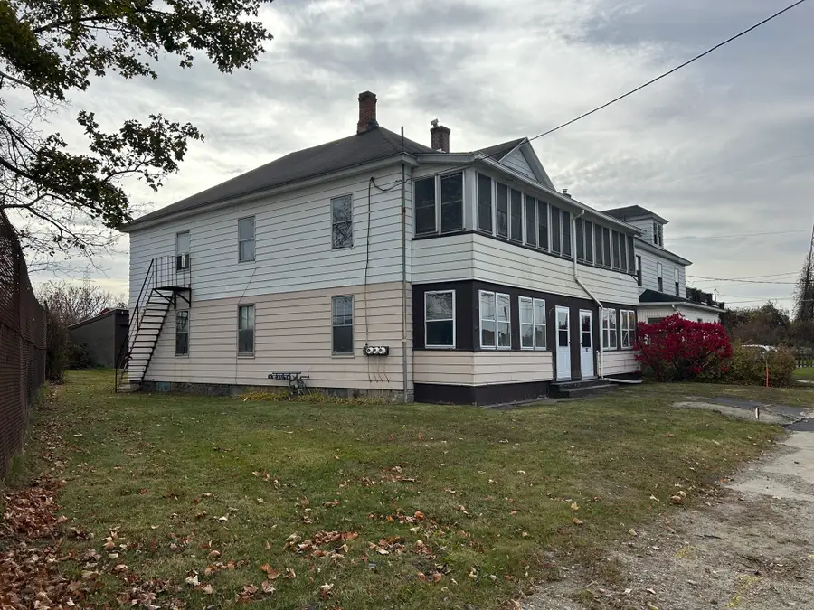 824 East St, Pittsfield, MA 01201 - #3