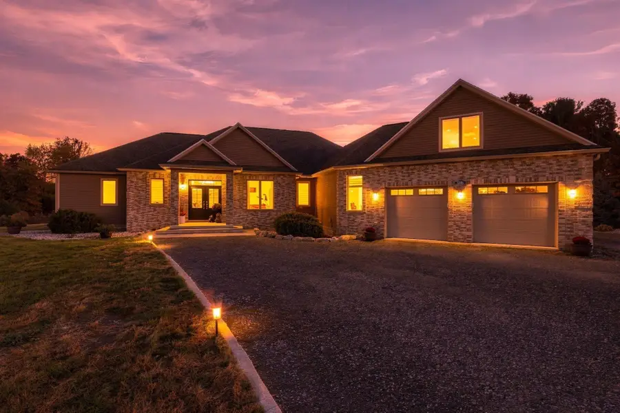 227 East St, Granby, MA 01033 - #2