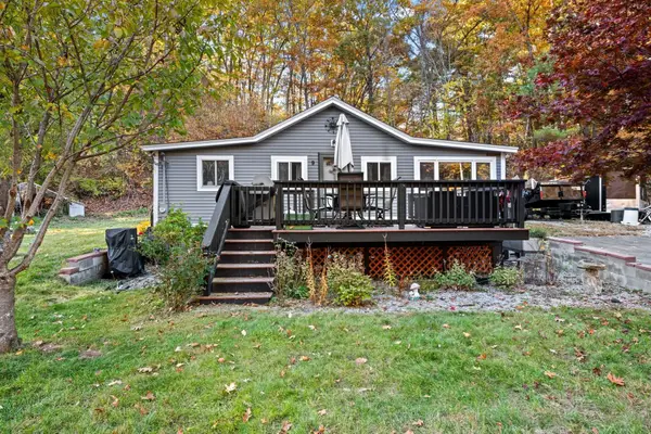 9 Valley Rd, Groton, MA 01450