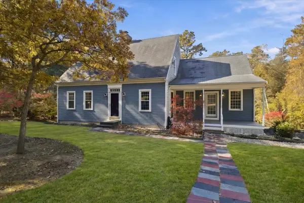 33 Bowsprit Lane, Plymouth, MA 02360
