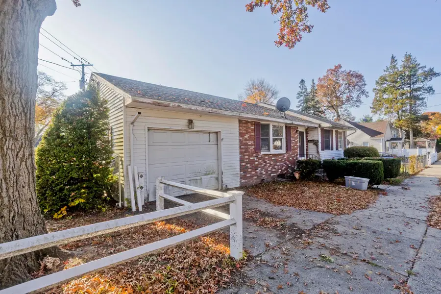 11 Melville St, Springfield, MA 01104 - #3