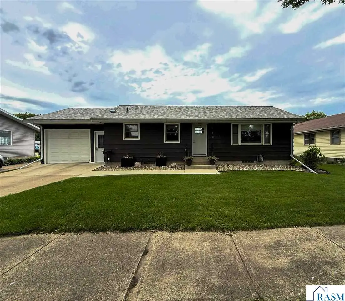 520 3rd Ave NE, Sleepy Eye, MN 56085 - #1