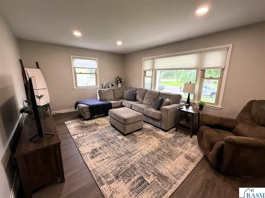 520 3rd Ave NE, Sleepy Eye, MN 56085 - #3