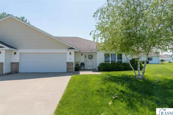 15 Sarah Circle, North Mankato, MN 56003