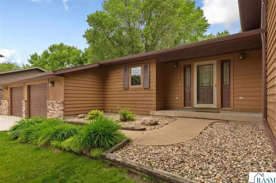1139 N 10th Street, Saint James, MN 56081 - #2