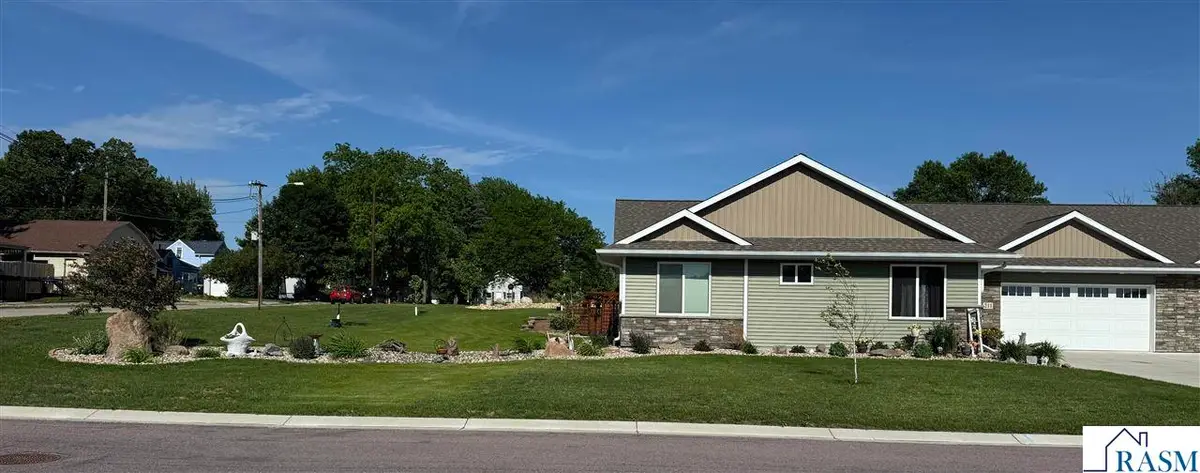 211 SW 3 Avenue, Wells, MN 56097-4302 - #1