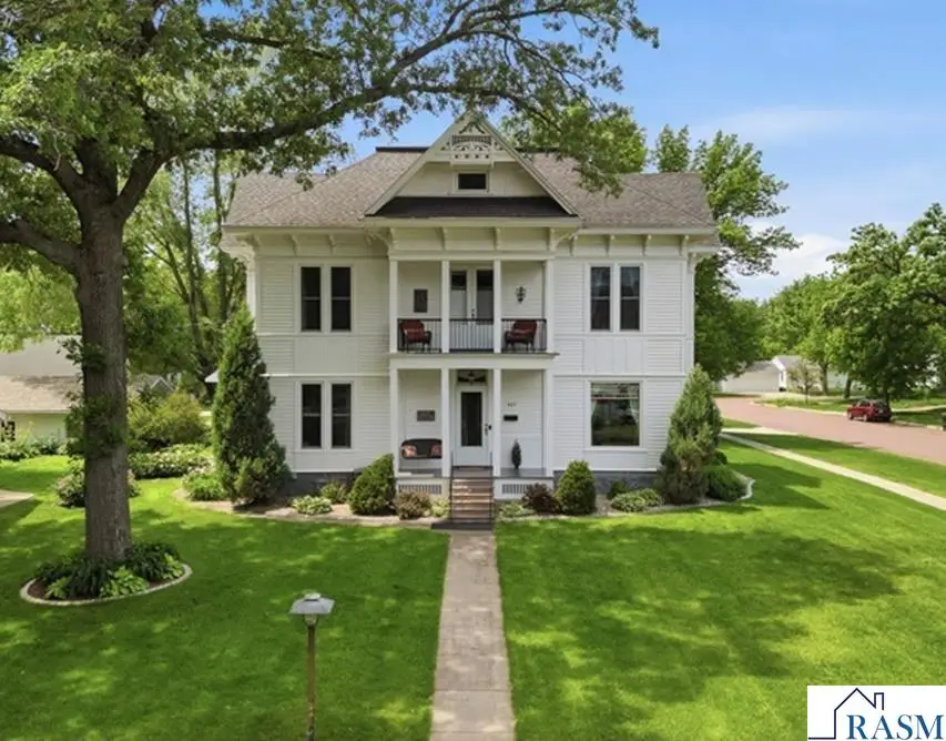 425 N Linton Street, Blue Earth, MN 56013 - #1