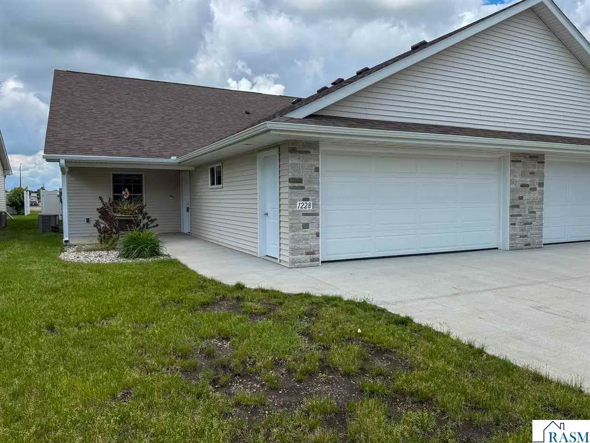 1228 Birchwood Drive, New Ulm, MN 56073 - #1