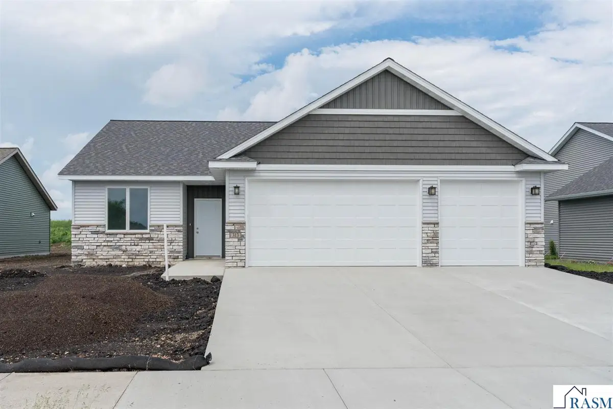 313 Falcon Run, Eagle Lake, MN 56025 - #1