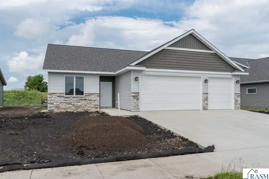 313 Falcon Run, Eagle Lake, MN 56025 - #2