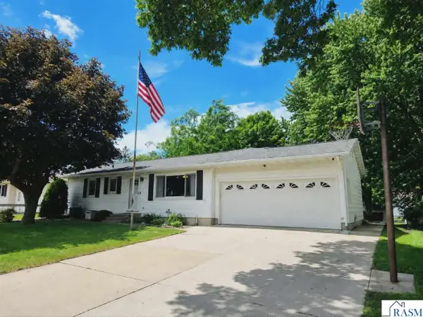 1204 SE 8th Street, Waseca, MN 56093