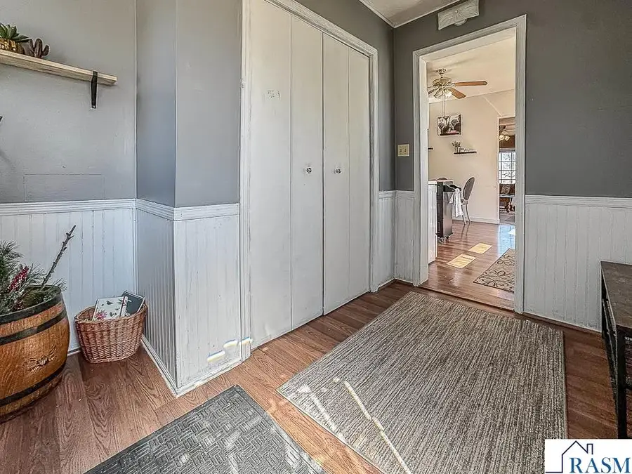 672 S Anna Avenue, Lake Crystal, MN 56055 - #2