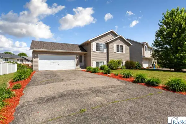 829 Tanager Road, Mankato, MN 56001