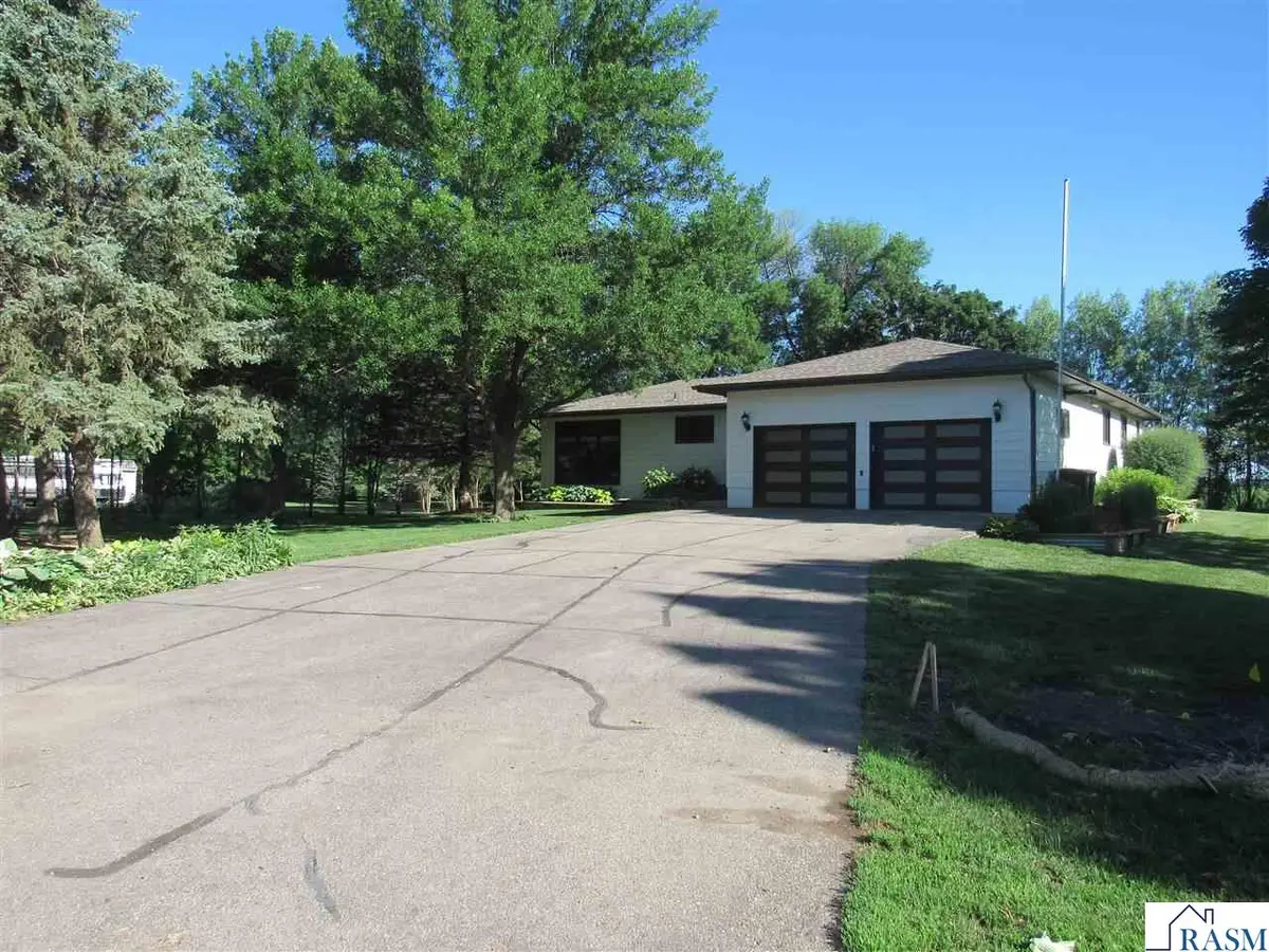 28 Linden Lane, Blue Earth, MN 56013 - #1