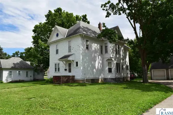 216 Cleveland Ave W, Winnebago, MN 56098