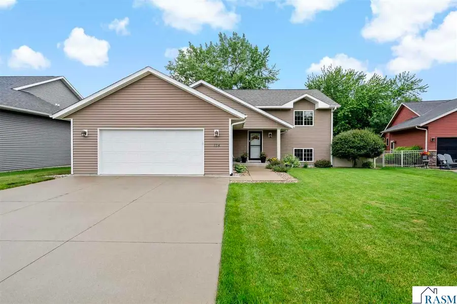 124 Harbor Hill Drive, Mankato, MN 56001 - #2