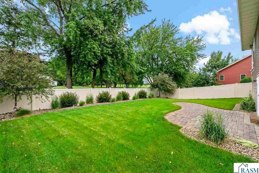 124 Harbor Hill Drive, Mankato, MN 56001 - #3