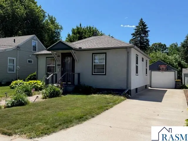 447 Jefferson Avenue, North Mankato, MN 56003 - #1