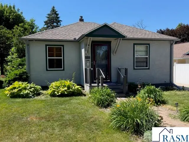 447 Jefferson Avenue, North Mankato, MN 56003 - #2