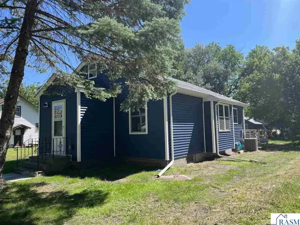 925 7th Street South, St. James, MN 56081