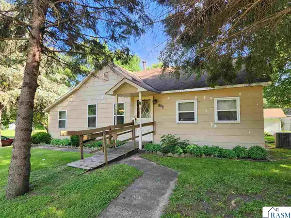117 E Pleasant Street, Garden City, MN 56034