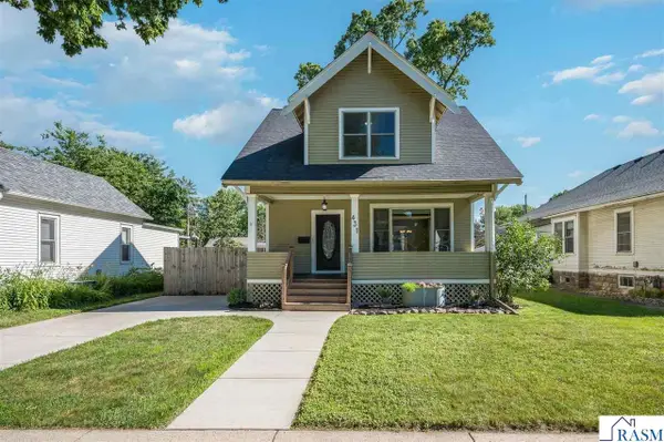 431 Nicollet Avenue, North Mankato, MN 56003