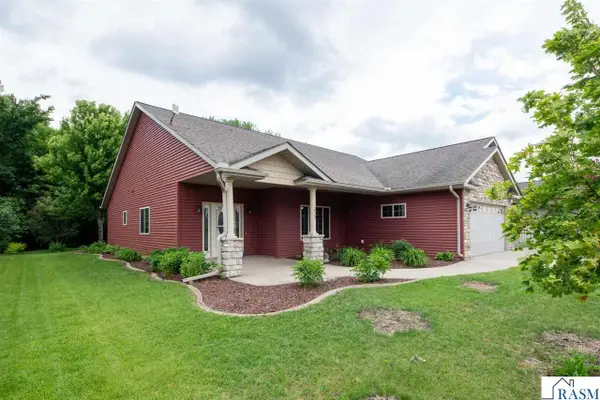 217 Pinehurst Drive, Mankato, MN 56001