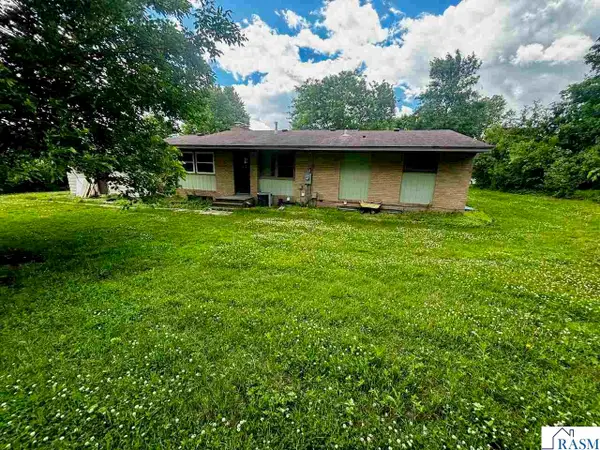 723 Valley View Road, St. Peter, MN 56082