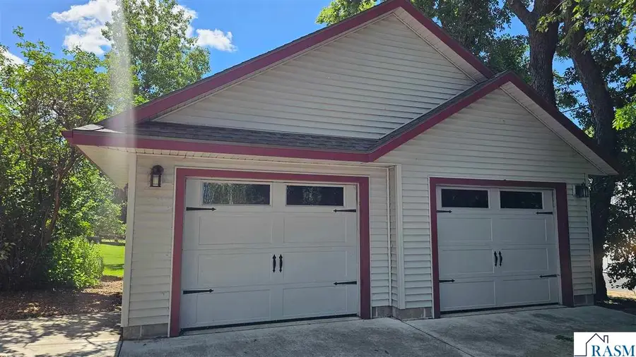 1602 S Washington Street, New Ulm, MN 56073 - #2